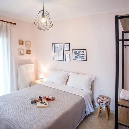Konstantina & Evgenia Deluxe Apartment