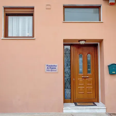 Konstantina & Evgenia Deluxe Apartment