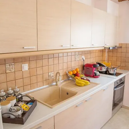 Konstantina & Evgenia Deluxe Apartment